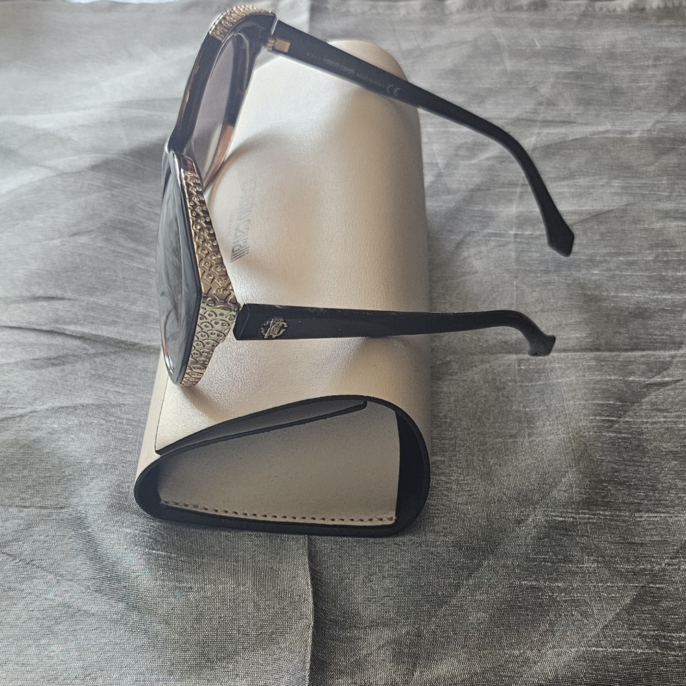 Robert Cavalli Sunglasses - Picture 4 of 4